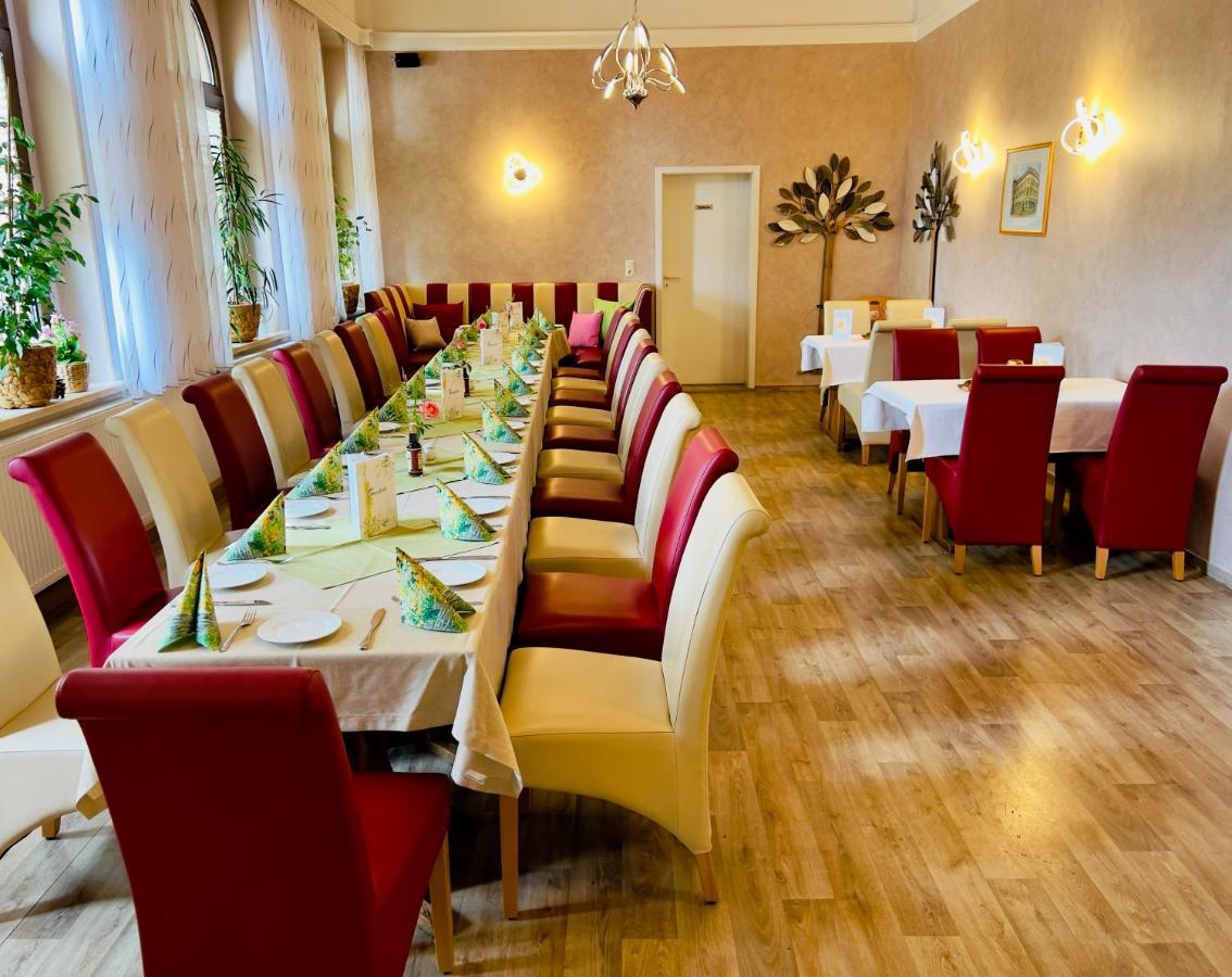 Traditionsgasthaus Goldener Loewe Riesa Restaurant & Pension מראה חיצוני תמונה