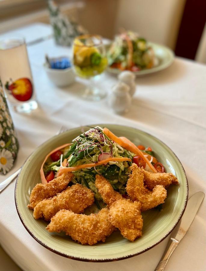 Traditionsgasthaus Goldener Loewe Riesa Restaurant & Pension מראה חיצוני תמונה