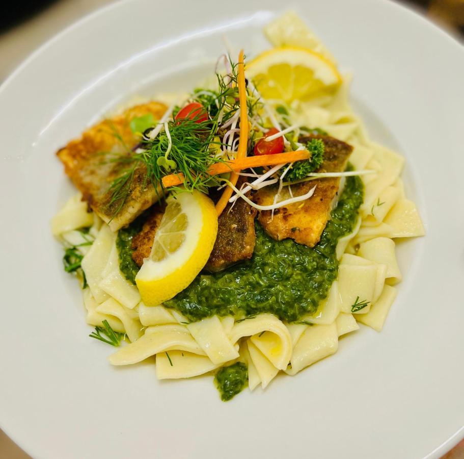 Traditionsgasthaus Goldener Loewe Riesa Restaurant & Pension מראה חיצוני תמונה