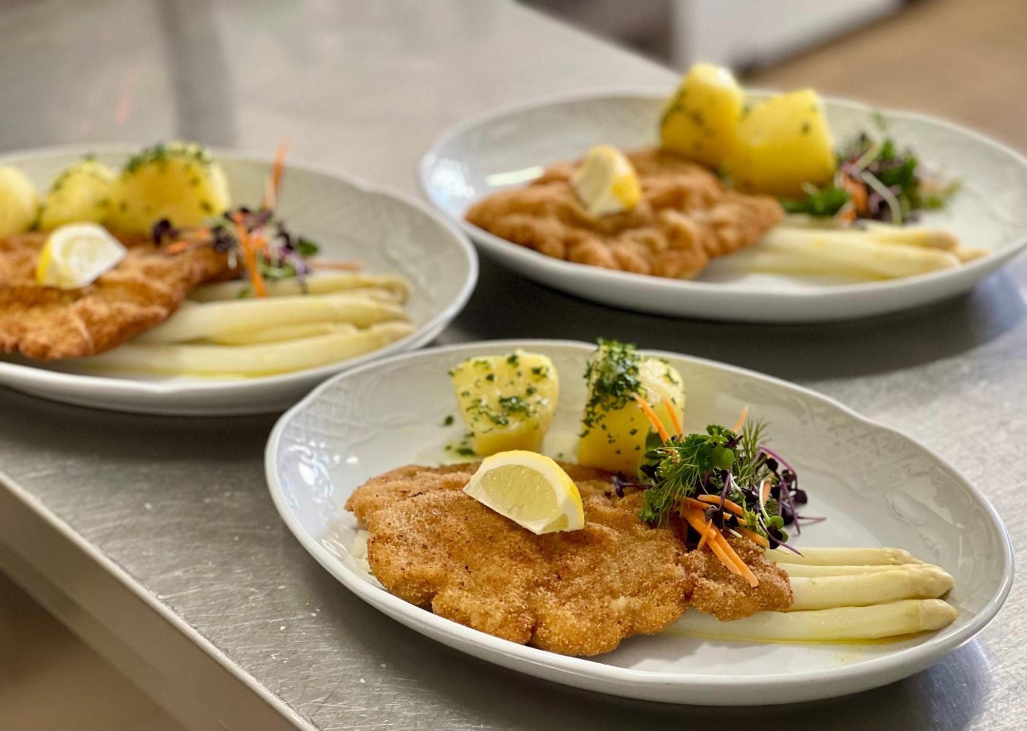 Traditionsgasthaus Goldener Loewe Riesa Restaurant & Pension מראה חיצוני תמונה