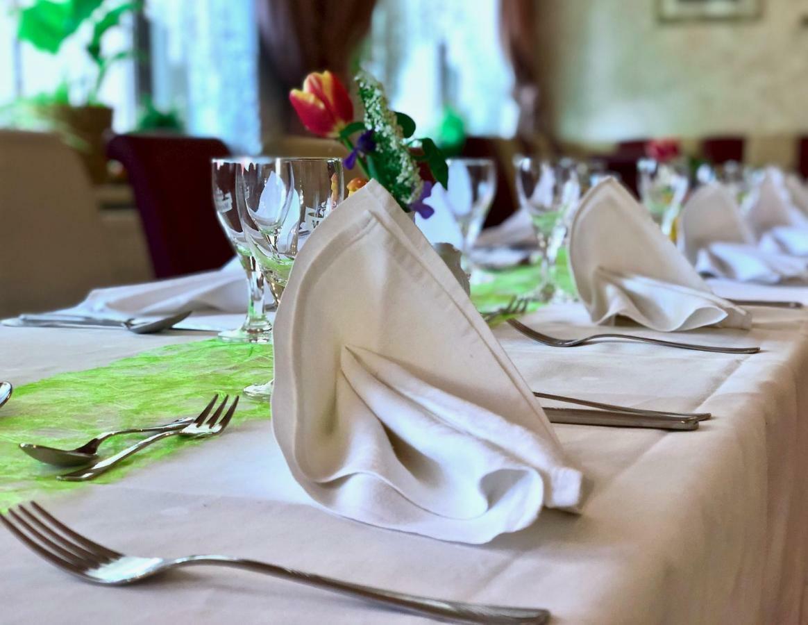 Traditionsgasthaus Goldener Loewe Riesa Restaurant & Pension מראה חיצוני תמונה