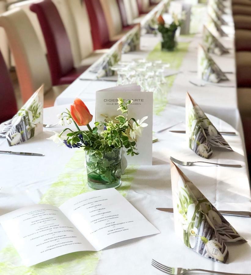 Traditionsgasthaus Goldener Loewe Riesa Restaurant & Pension מראה חיצוני תמונה