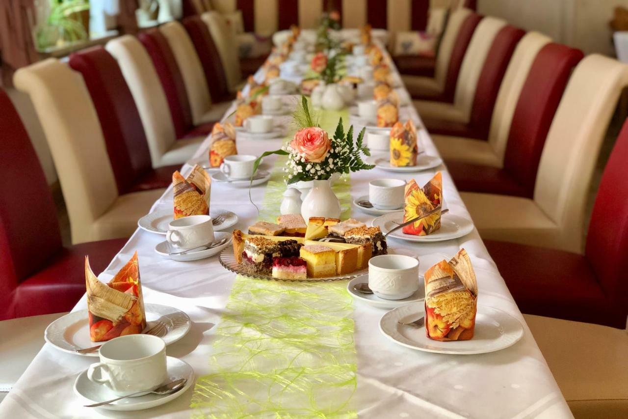 Traditionsgasthaus Goldener Loewe Riesa Restaurant & Pension מראה חיצוני תמונה